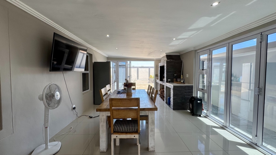 4 Bedroom Property for Sale in Strand South Western Cape